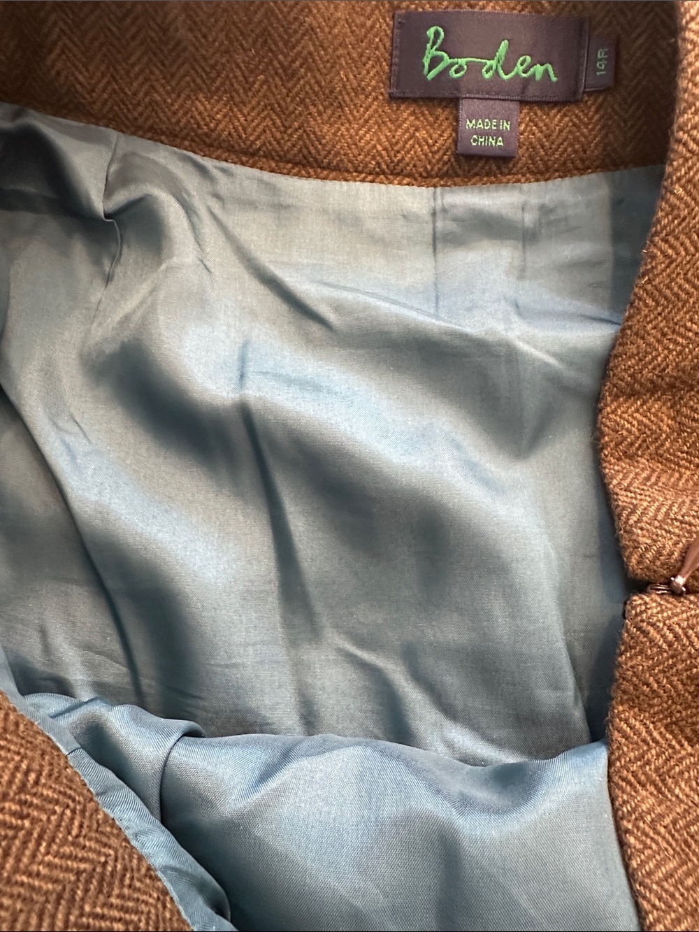 Beautiful Boden Herringbone Wool Pleated Skirt with Gold Velvet Trim 14R - Picture 5 of 7